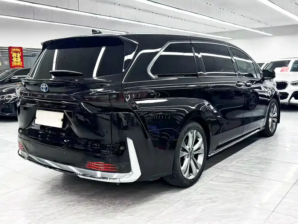 Toyota Sienna — фото 7