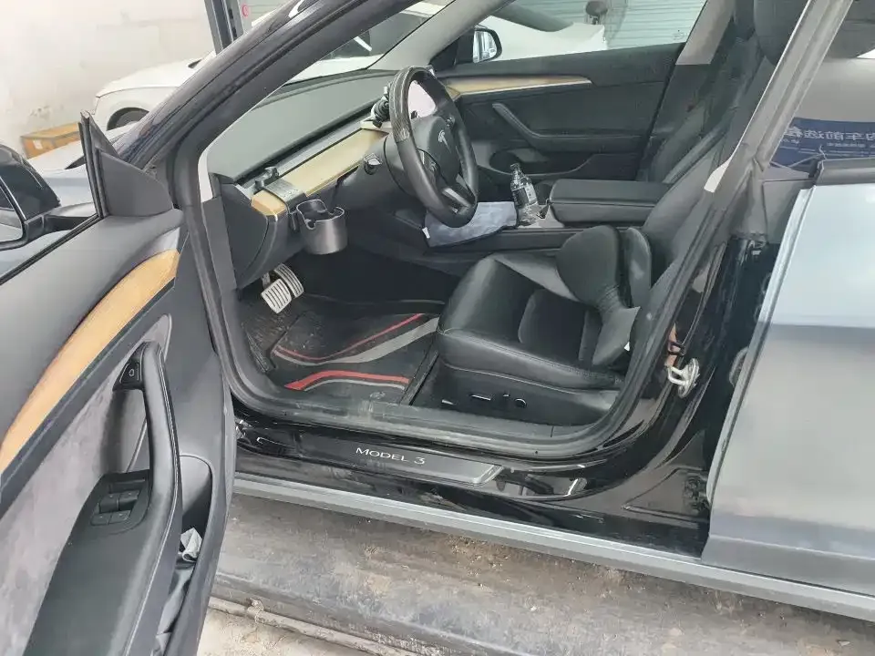 Tesla Model 3 — фото 3