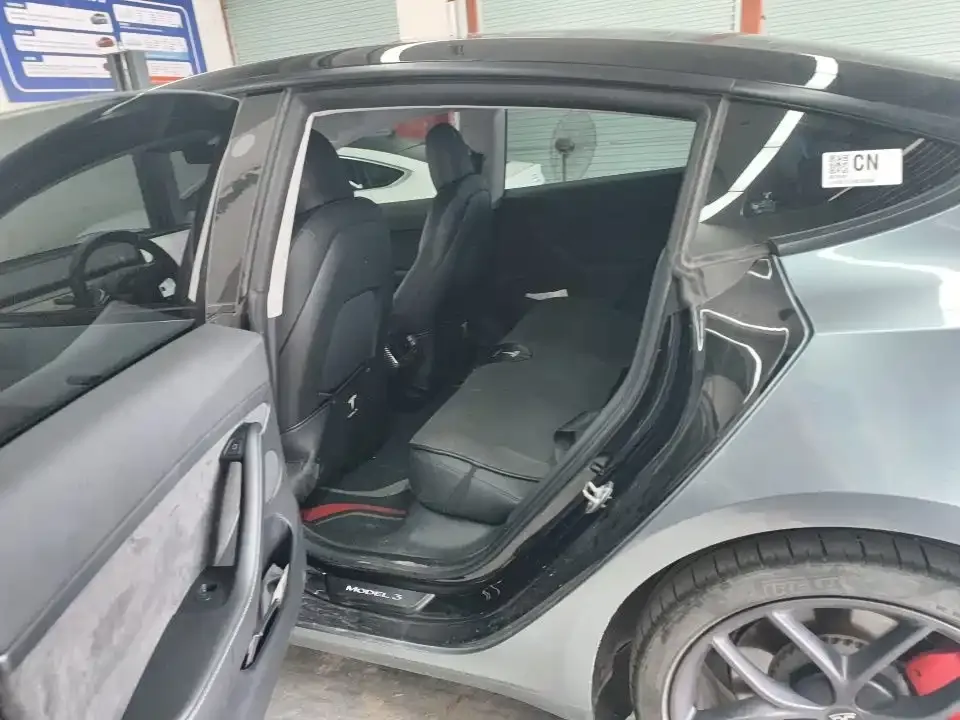 Tesla Model 3 — фото 2