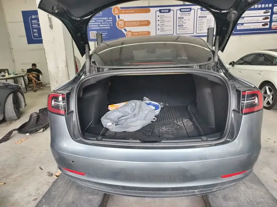 Tesla Model 3 — фото 5
