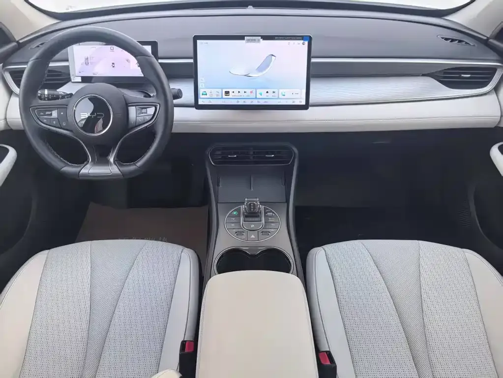 BYD Seal 05 DM-i — фото 9