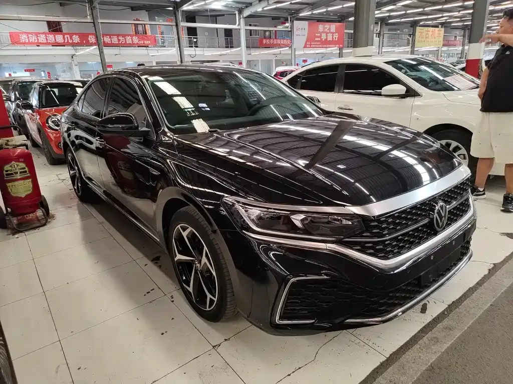 Volkswagen Passat — фото 3