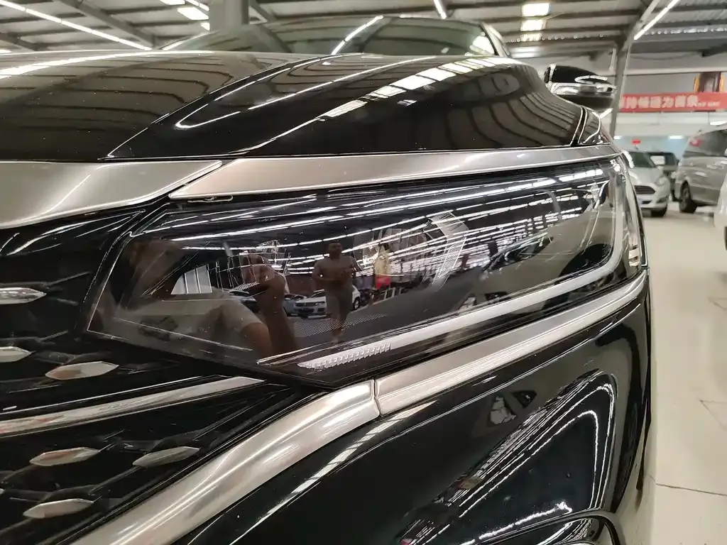 Volkswagen Passat — фото 9