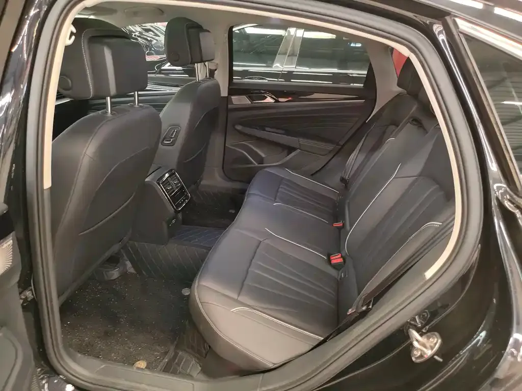 Volkswagen Passat — фото 8
