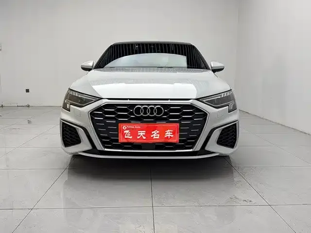 Audi A3 — фото 1