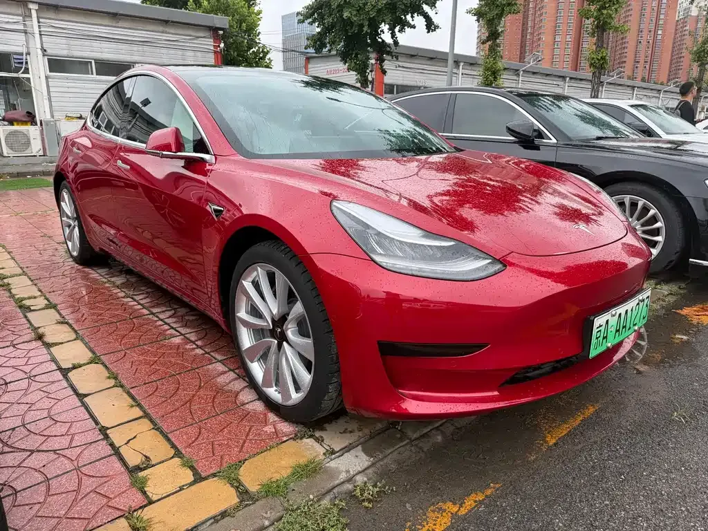 Tesla Model 3 — фото 8