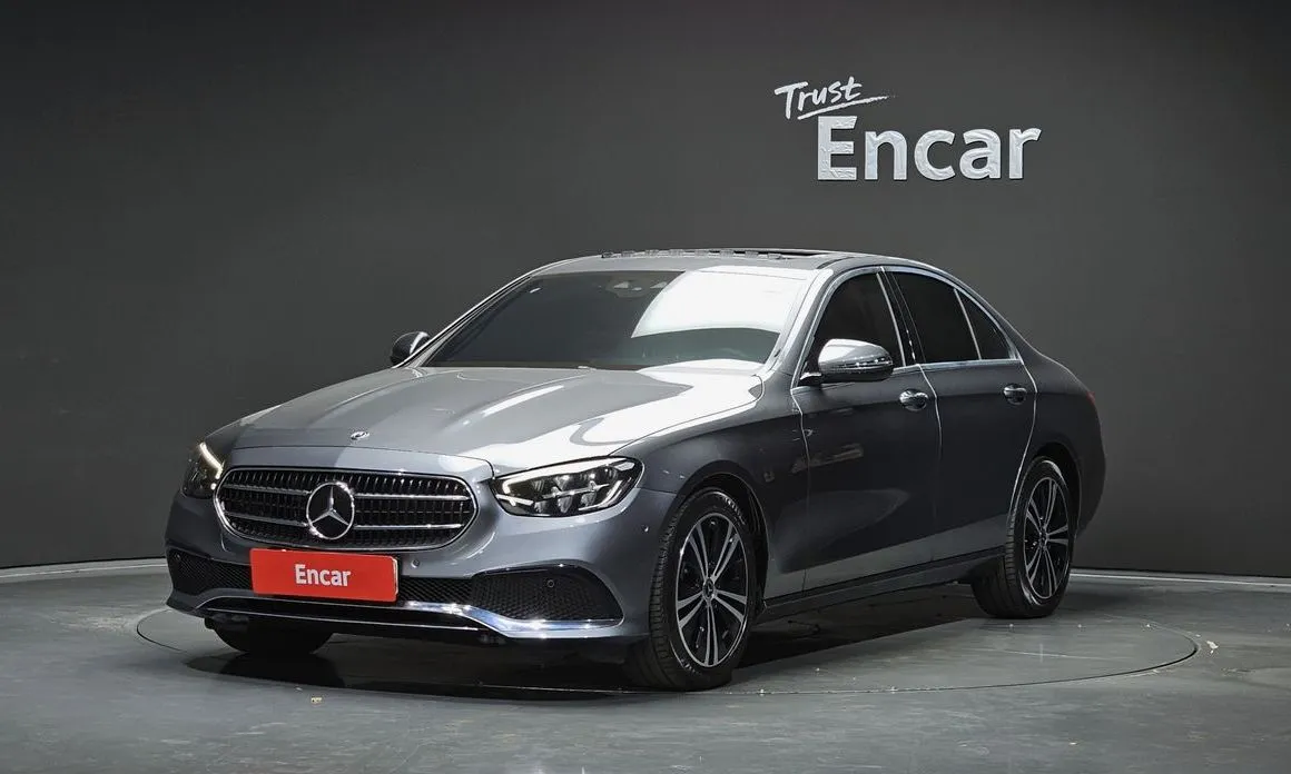Mercedes-Benz E-Class — фото 1