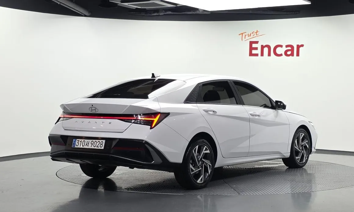 Hyundai AVANTE — фото 3