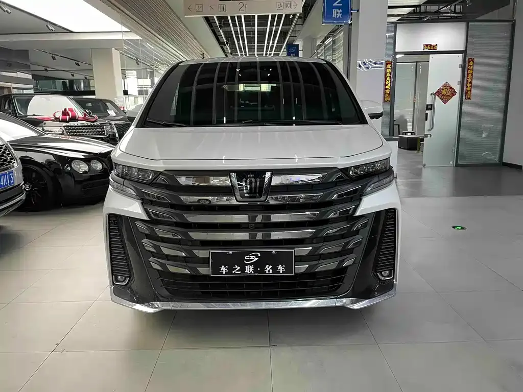 Toyota Vellfire — фото 3