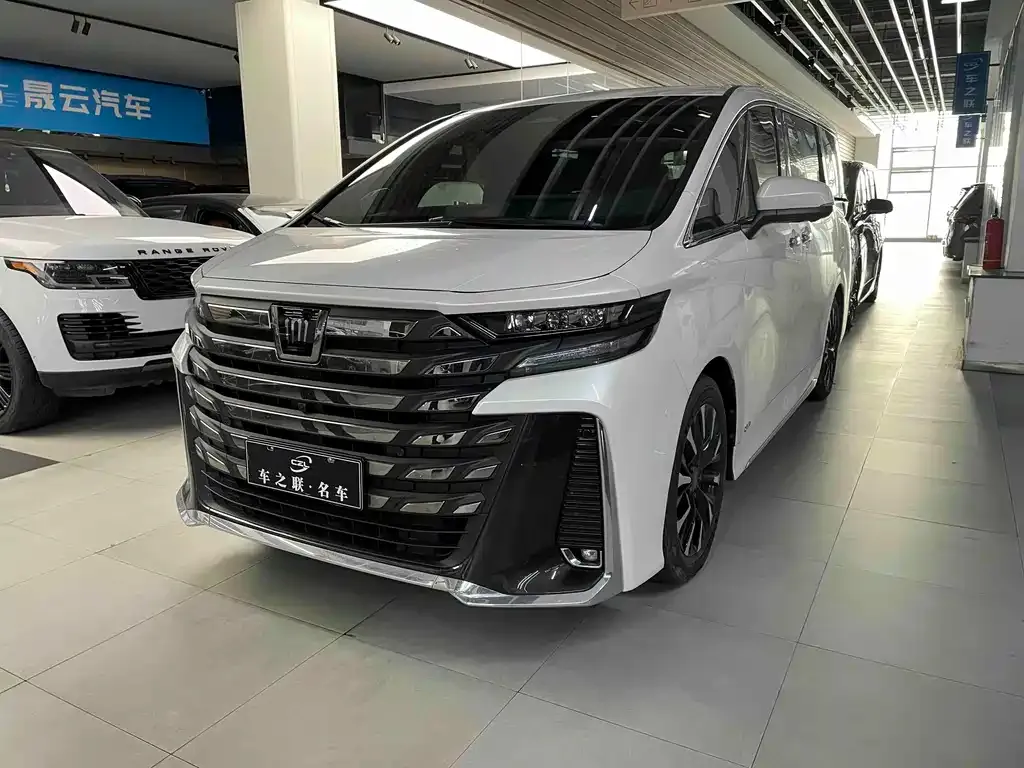 Toyota Vellfire — фото 10