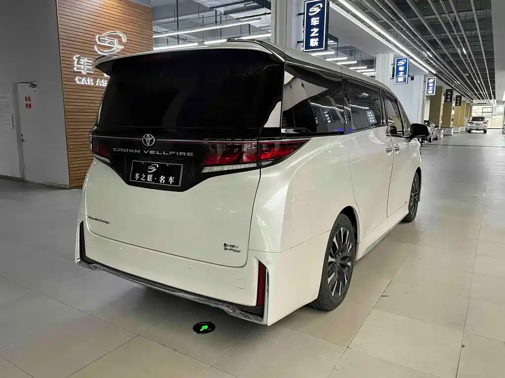 Toyota Vellfire — фото 7