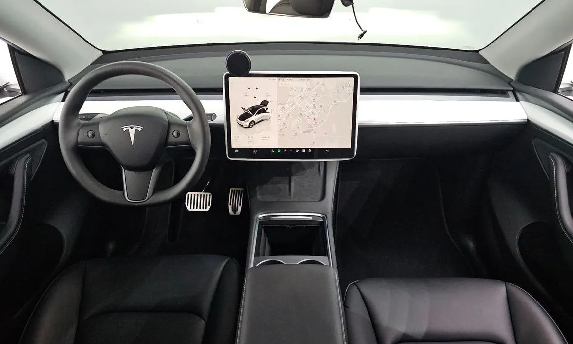 Tesla Model Y — фото 2
