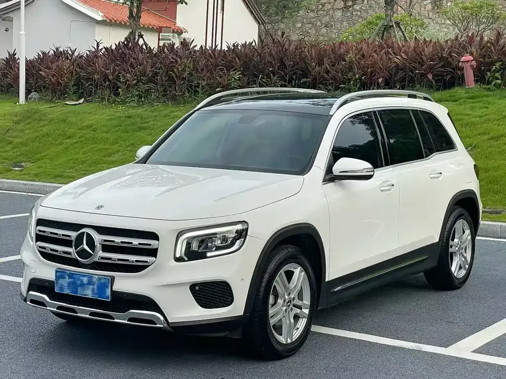 Mercedes-Benz GLB — фото 1