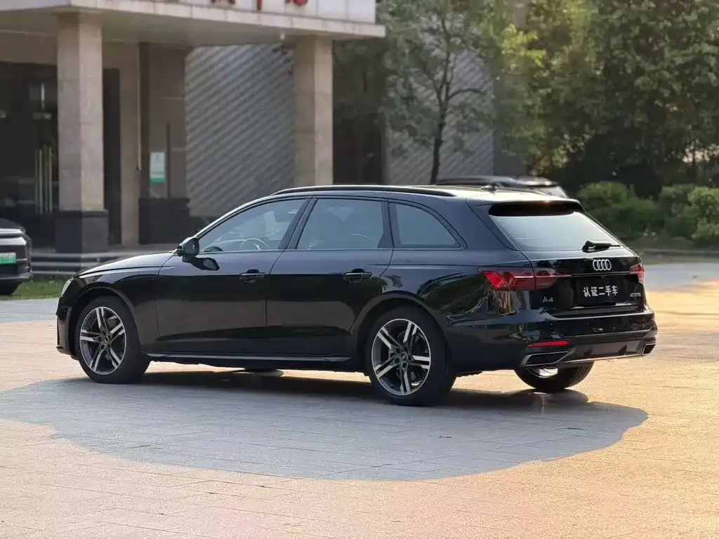 Audi A4 (Import) — фото 7