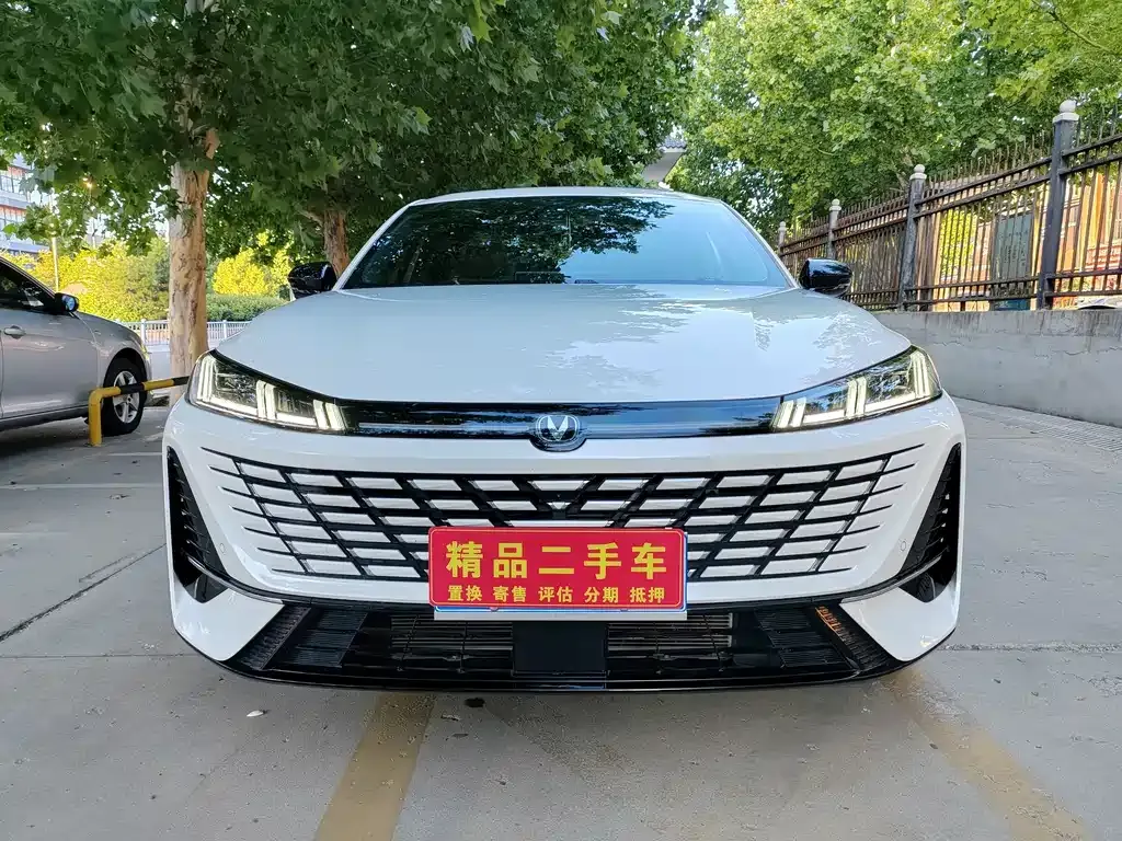 Changan Eado — фото 4