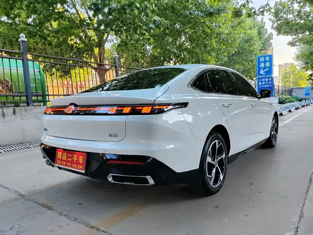 Changan Eado — фото 9