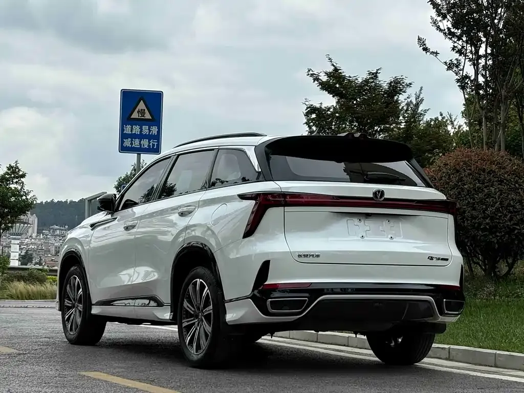 Changan CS75PLUS — фото 8
