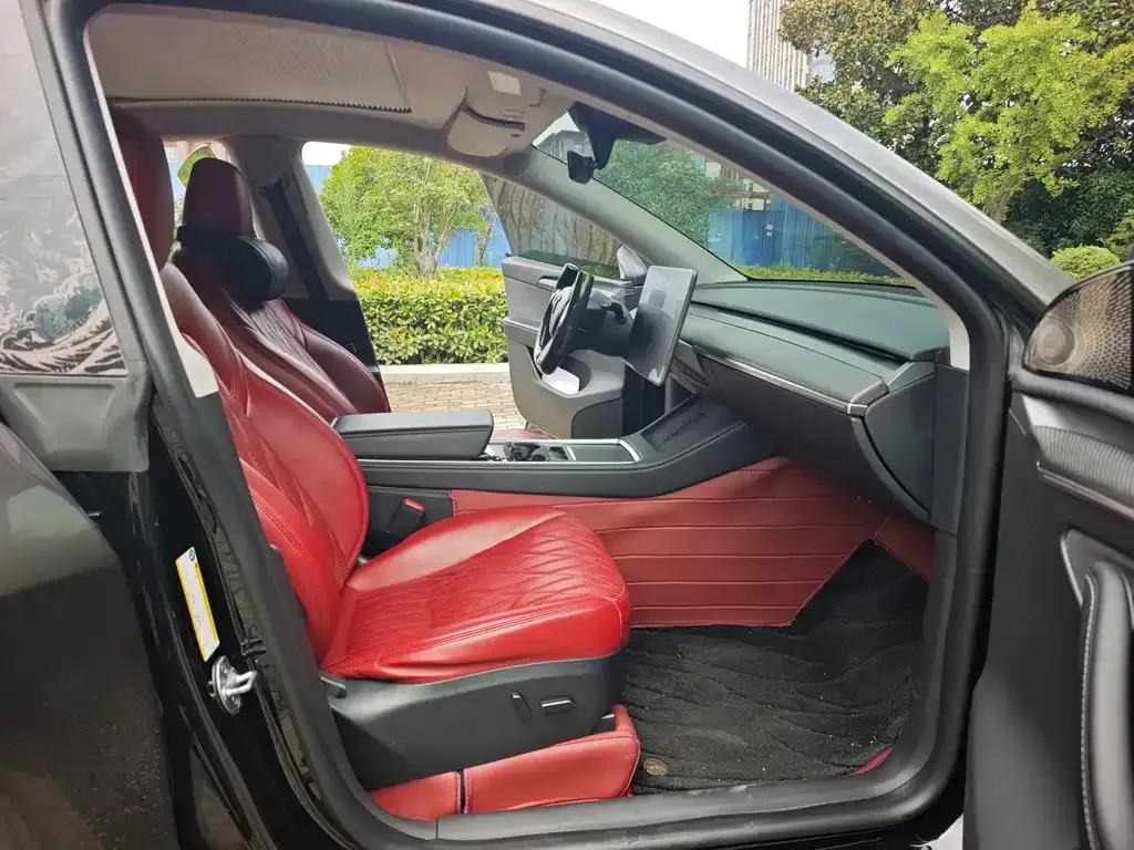 Tesla Model Y — фото 5