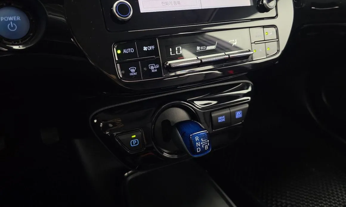 Toyota Prius — фото 3