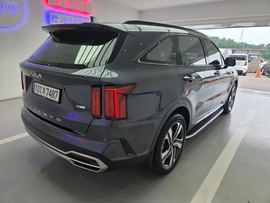 Kia Sorento — фото 7