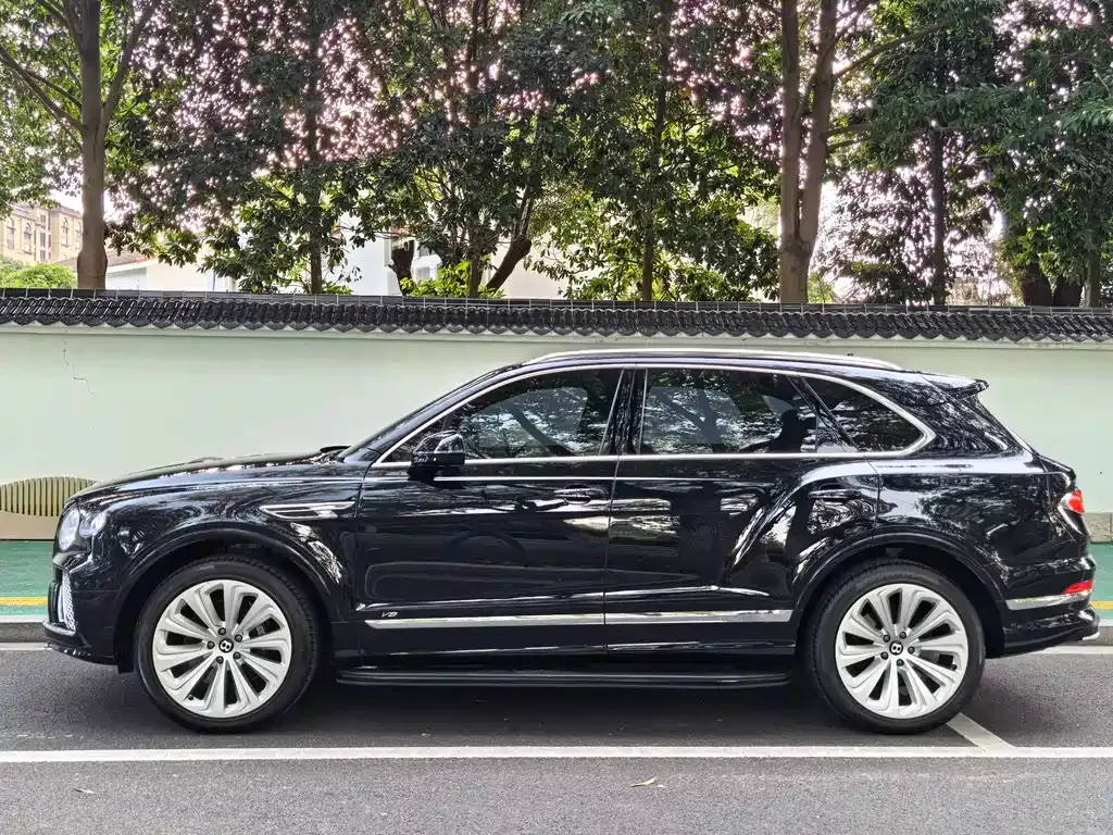 Bentley Bentayga — фото 6