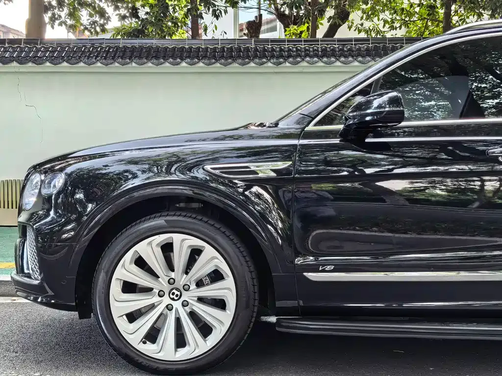 Bentley Bentayga — фото 7