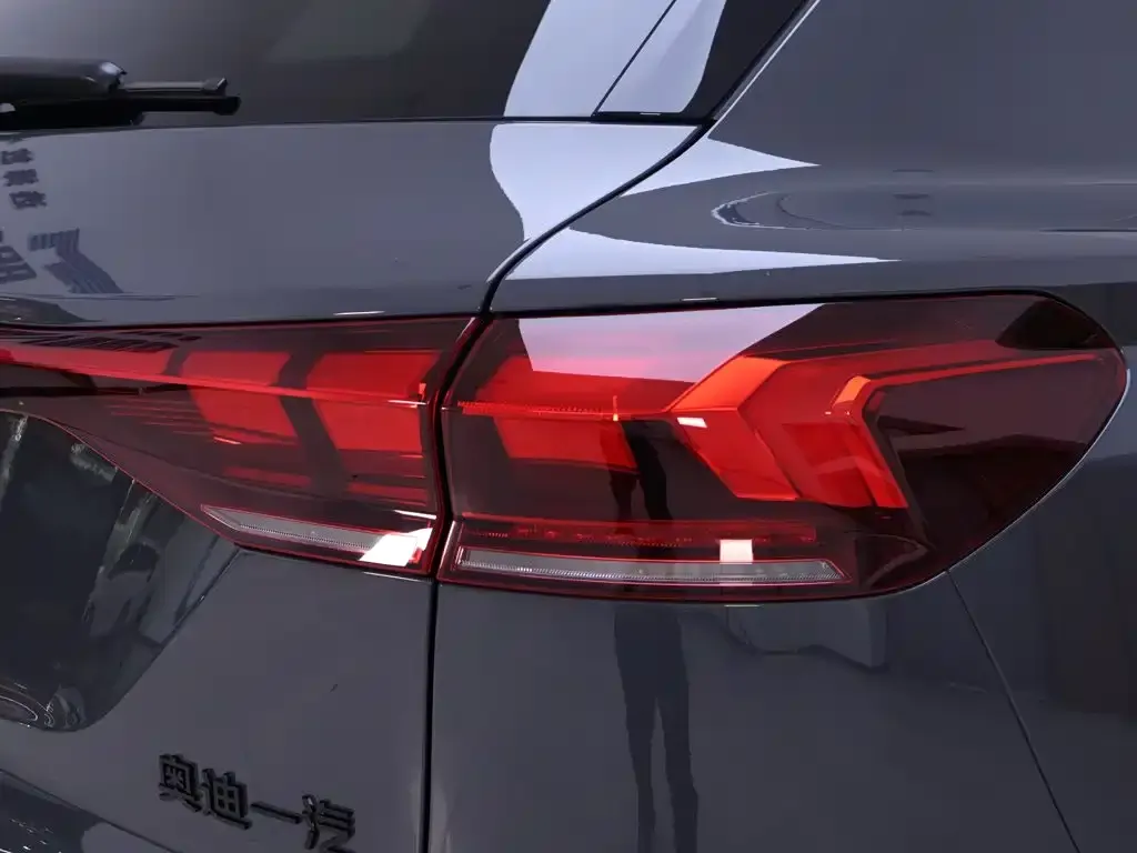 Audi Q6L e-tron — фото 6