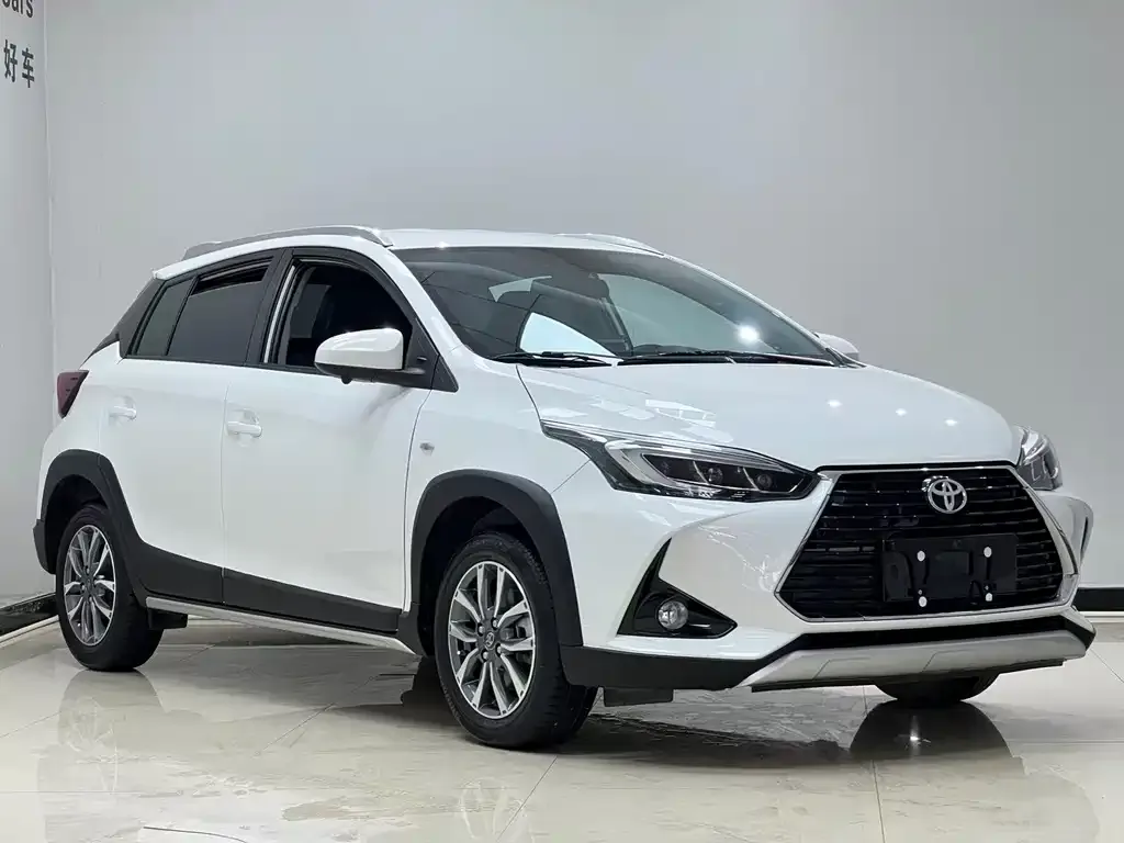 Toyota Yaris L — фото 6
