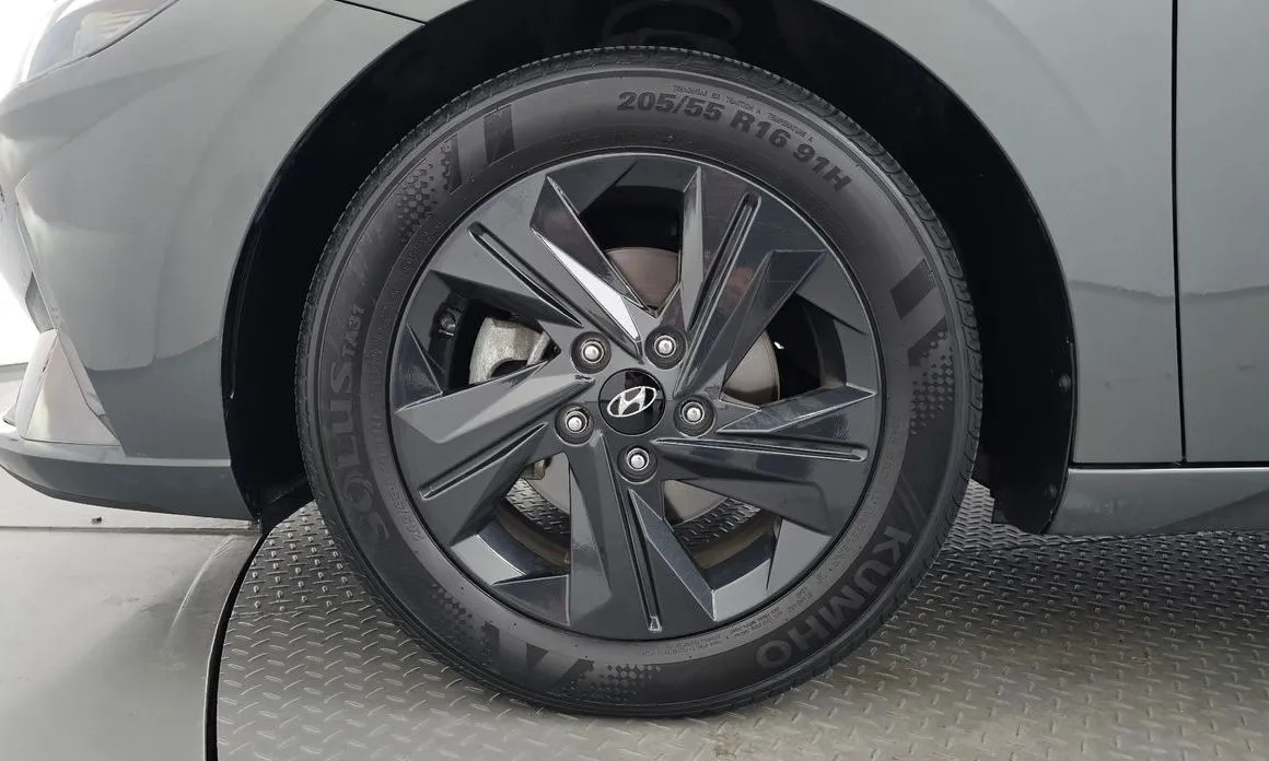 Hyundai AVANTE — фото 9