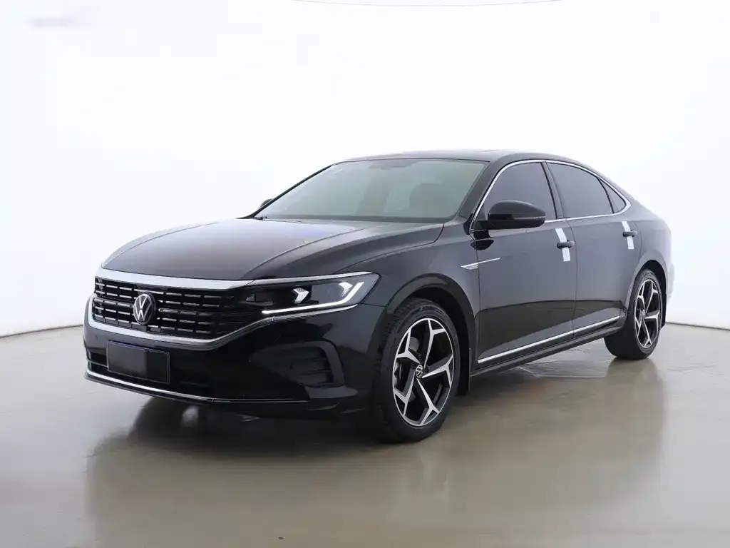 Volkswagen Passat — фото 1