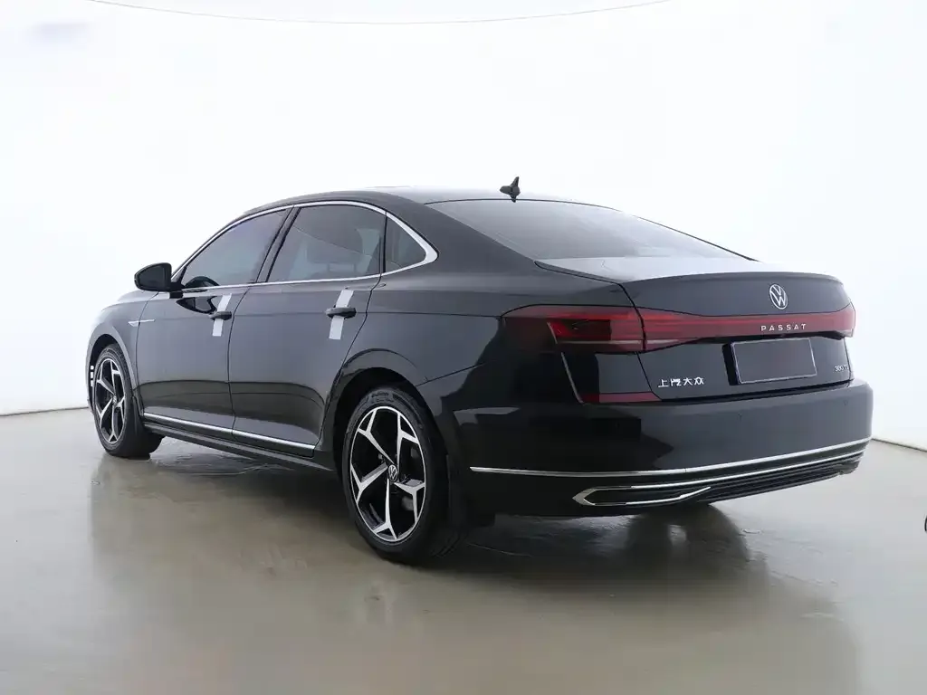 Volkswagen Passat — фото 4