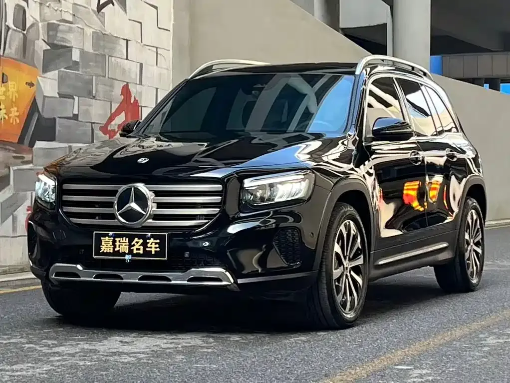 Mercedes-Benz GLB — фото 1
