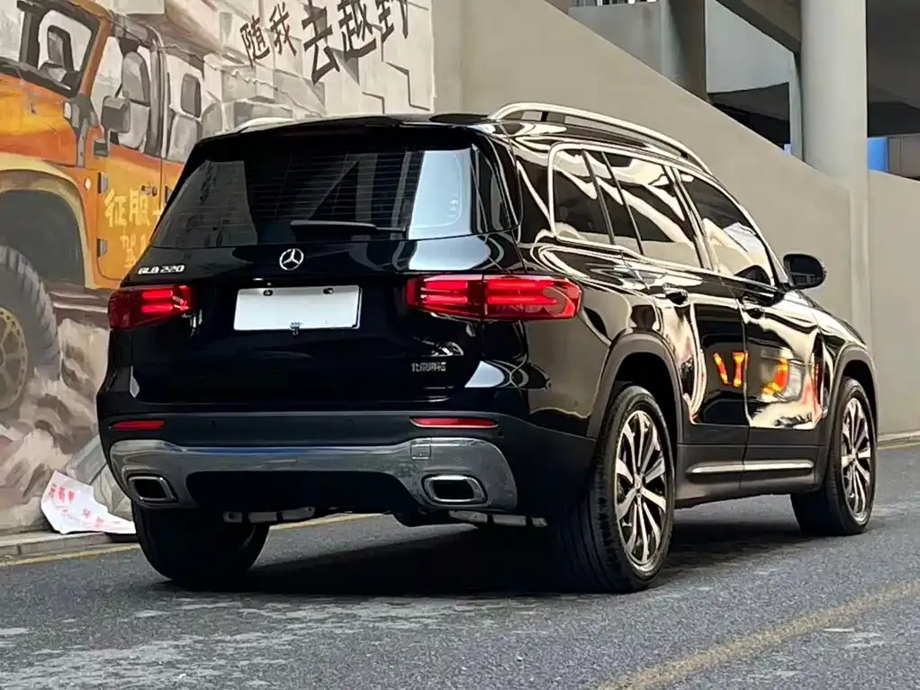 Mercedes-Benz GLB — фото 10