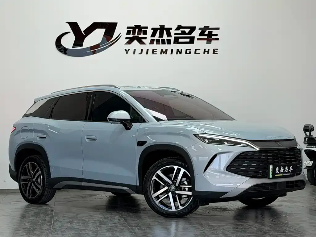 BYD L DM-i — фото 8