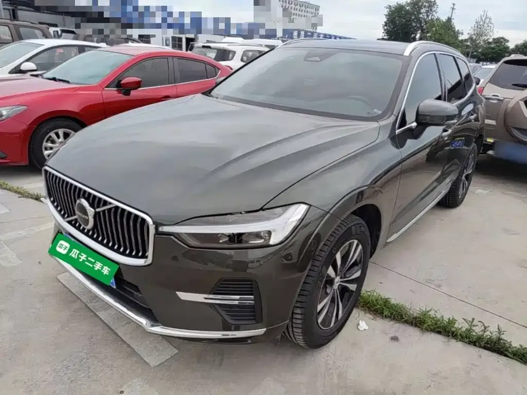 Volvo XC60 — фото 1