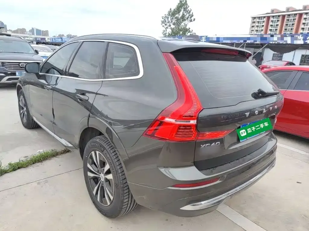 Volvo XC60 — фото 8