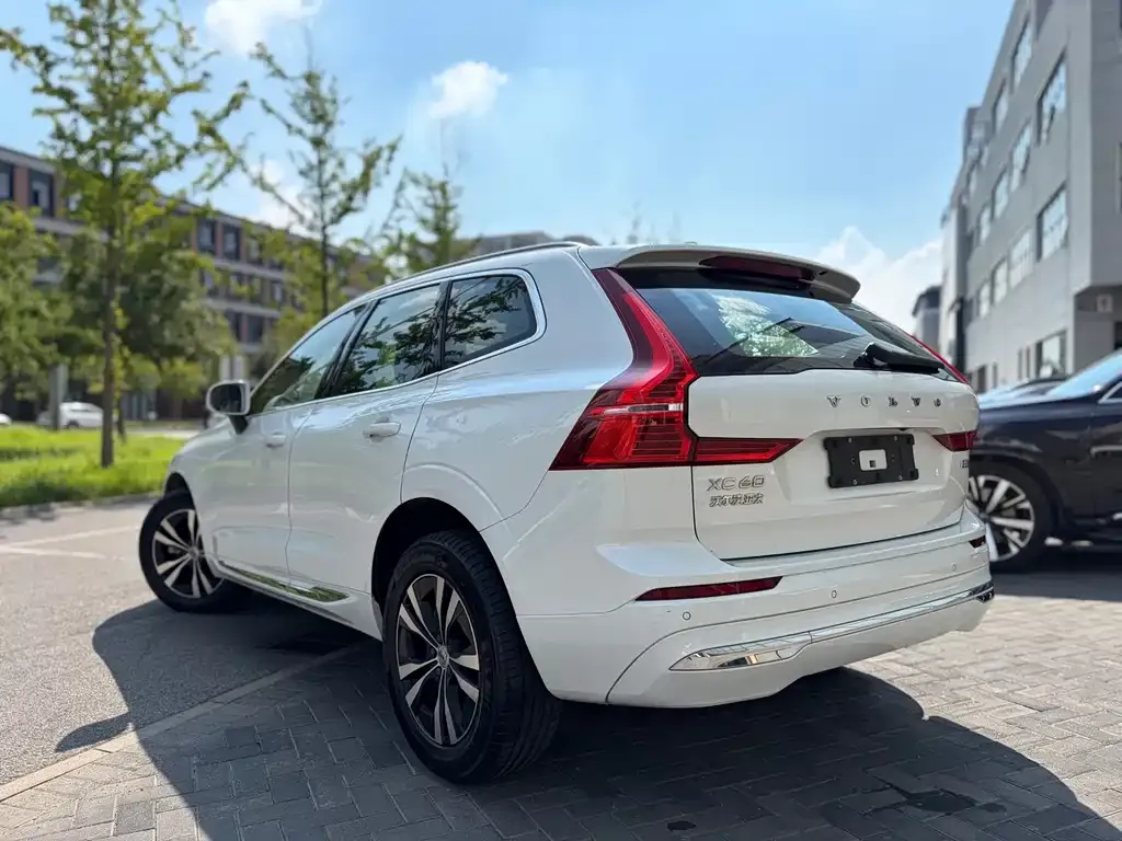 Volvo XC60 — фото 4