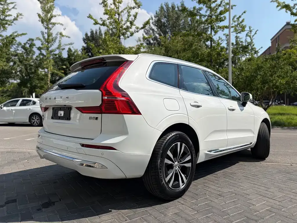 Volvo XC60 — фото 6