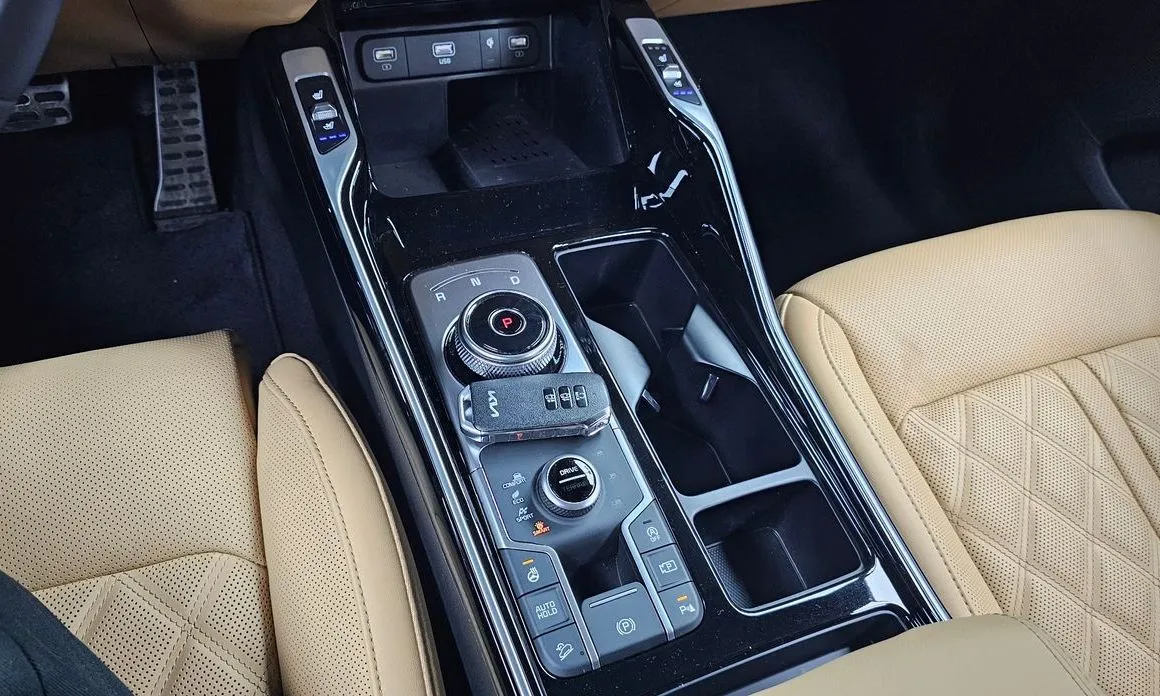 Kia Sorento — фото 7