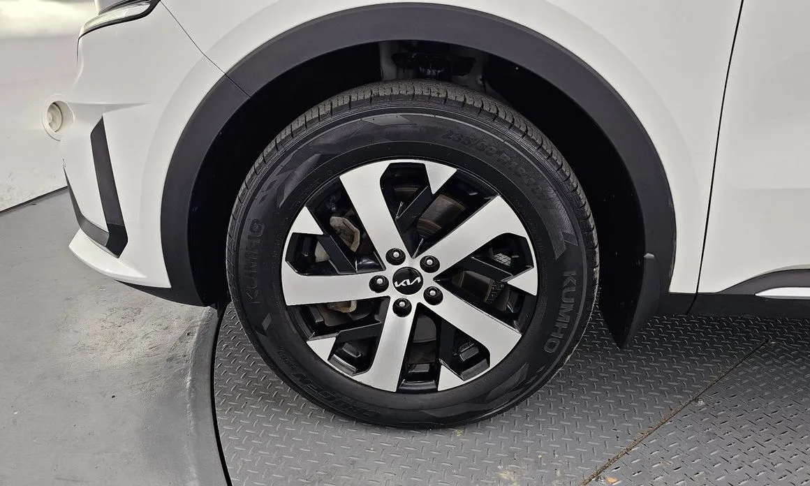 Kia Sorento — фото 9