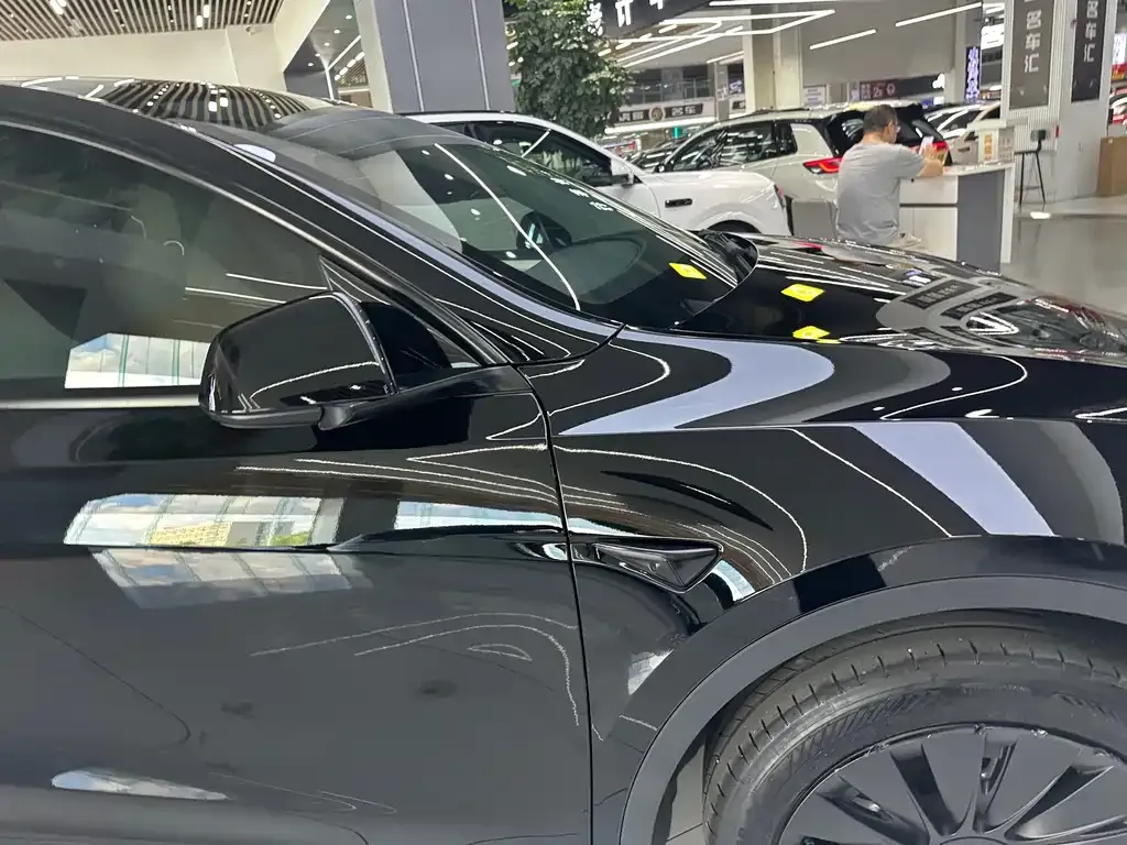 Tesla Model Y — фото 5