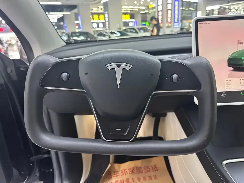 Tesla Model Y — фото 3