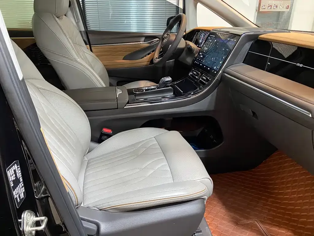 GAC Motor Trumpchi M8 — фото 6