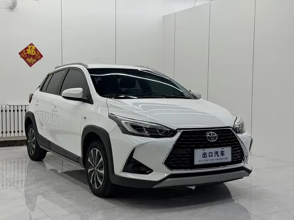 Toyota Yaris L — фото 4
