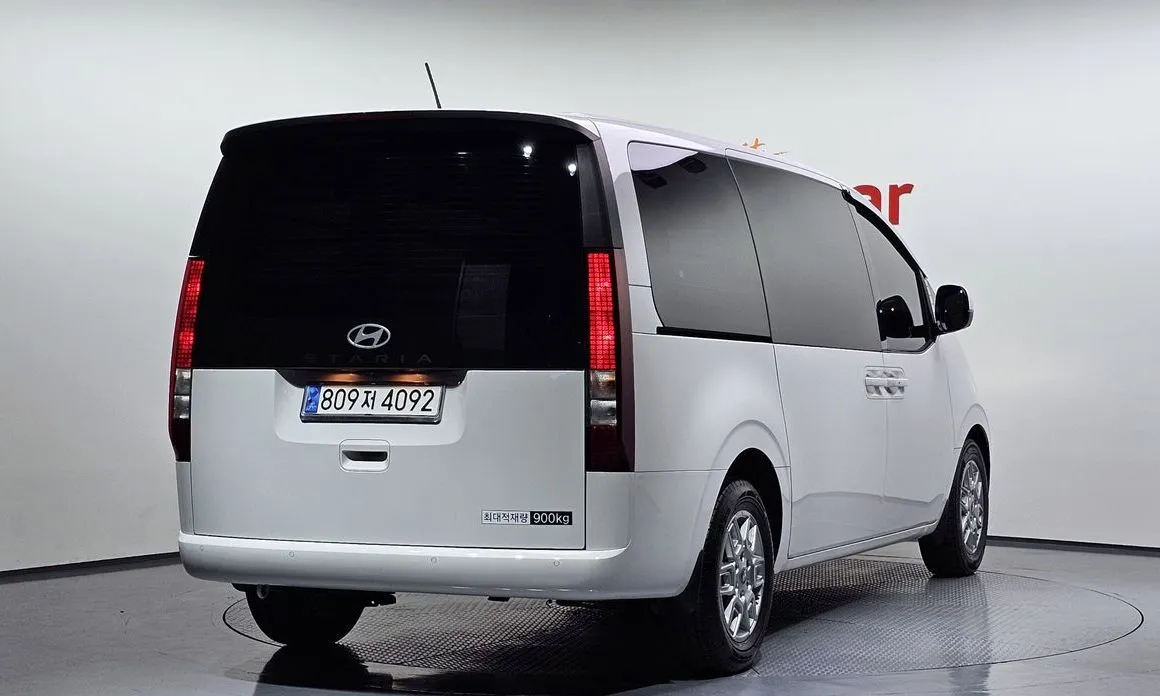 Hyundai Staria — фото 2
