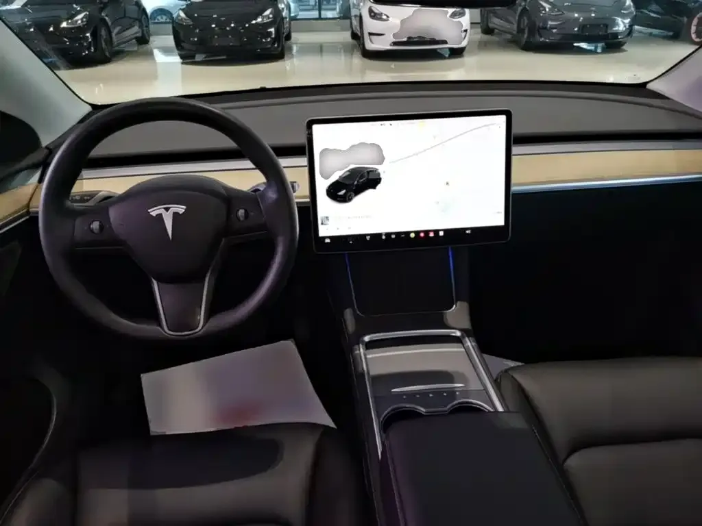 Tesla Model Y — фото 6