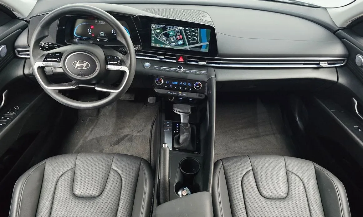 Hyundai AVANTE — фото 9