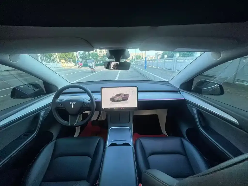 Tesla Model Y — фото 6