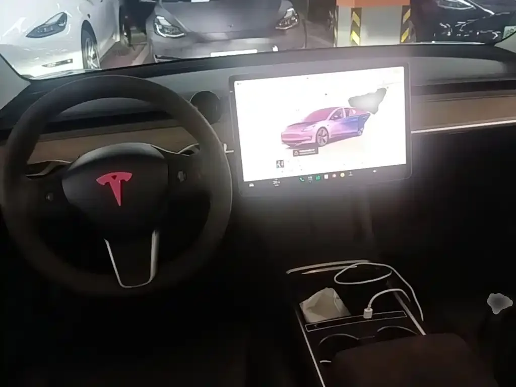 Tesla Model 3 — фото 9