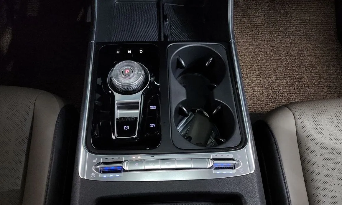 Kia Carnival — фото 10